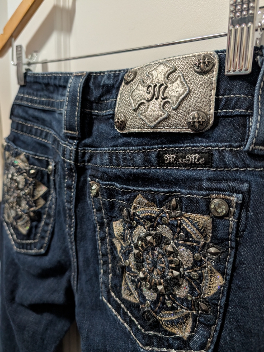 Miss Me Stunning Women's Skinny Embellished Jeans size 26